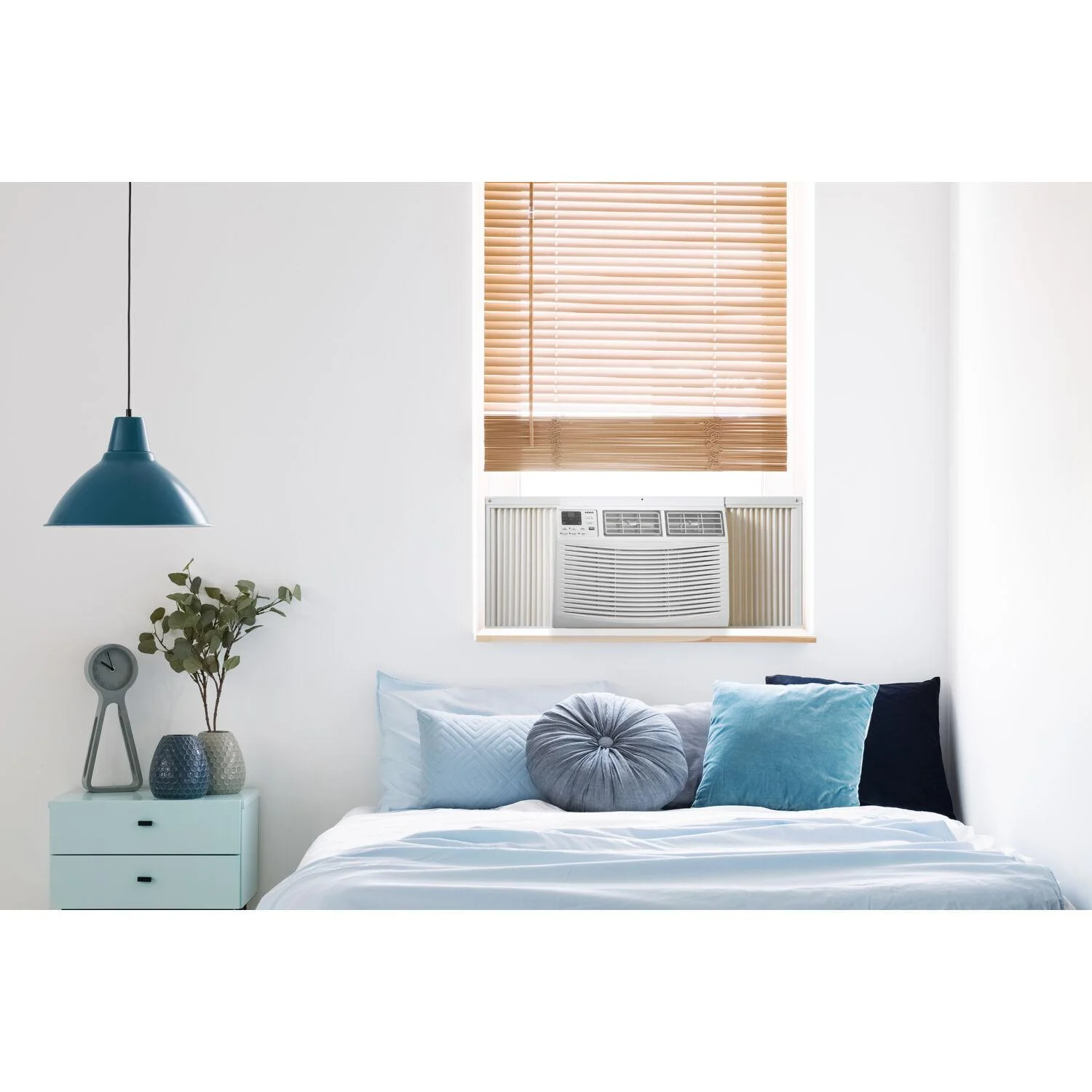 10,000 BTU 115V Window-Mounted Air Conditioner with Remote Control - Image 5