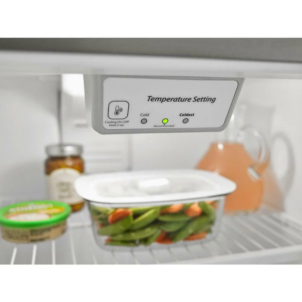 Amana ART308FFDW 30-inch Wide Top-Freezer Refrigerator with Garden Fresh™ Crisper Bins - 18 cu. ft. - Image 2