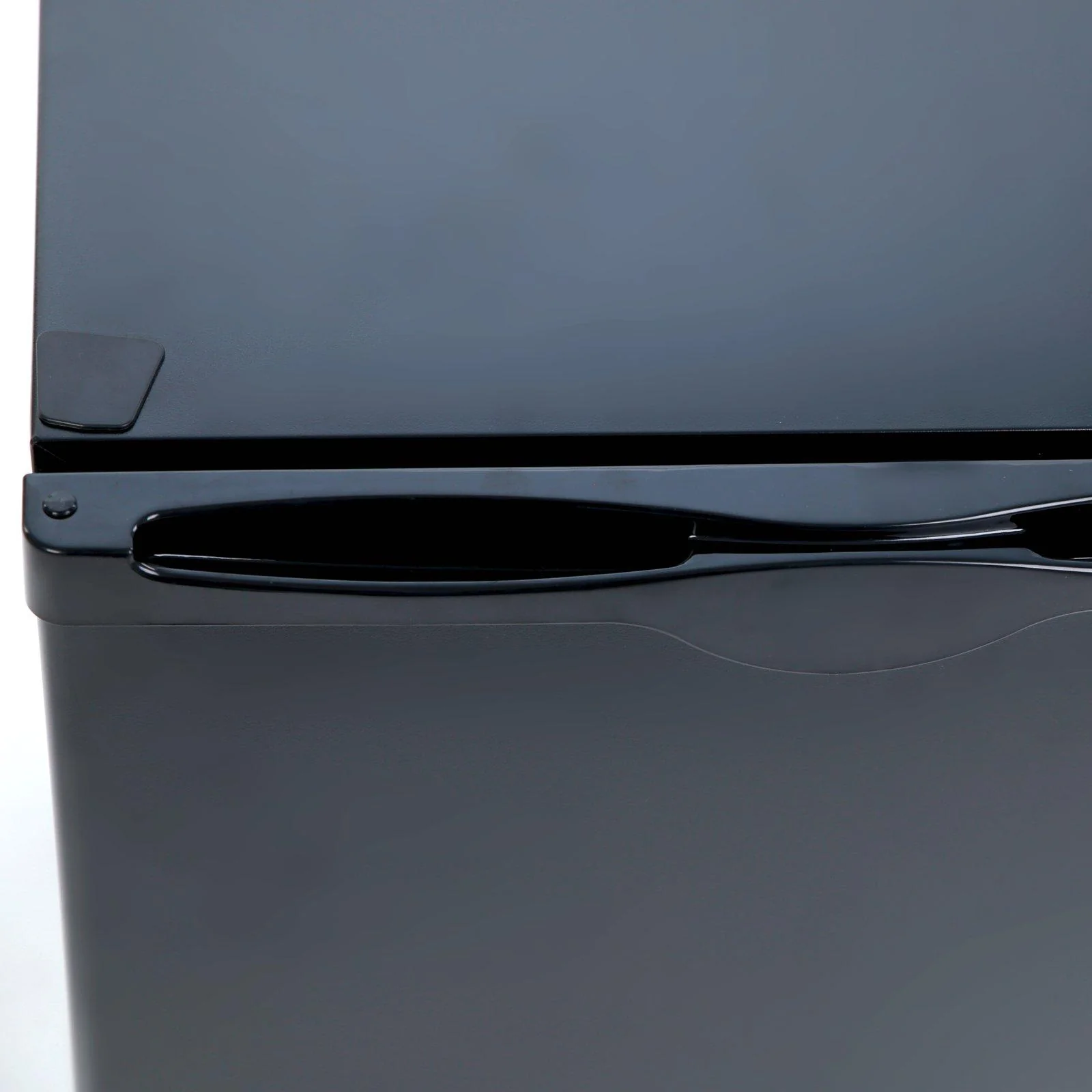 AR2416B Avanti 2.2 cu. ft. Compact Refrigerator - Image 7