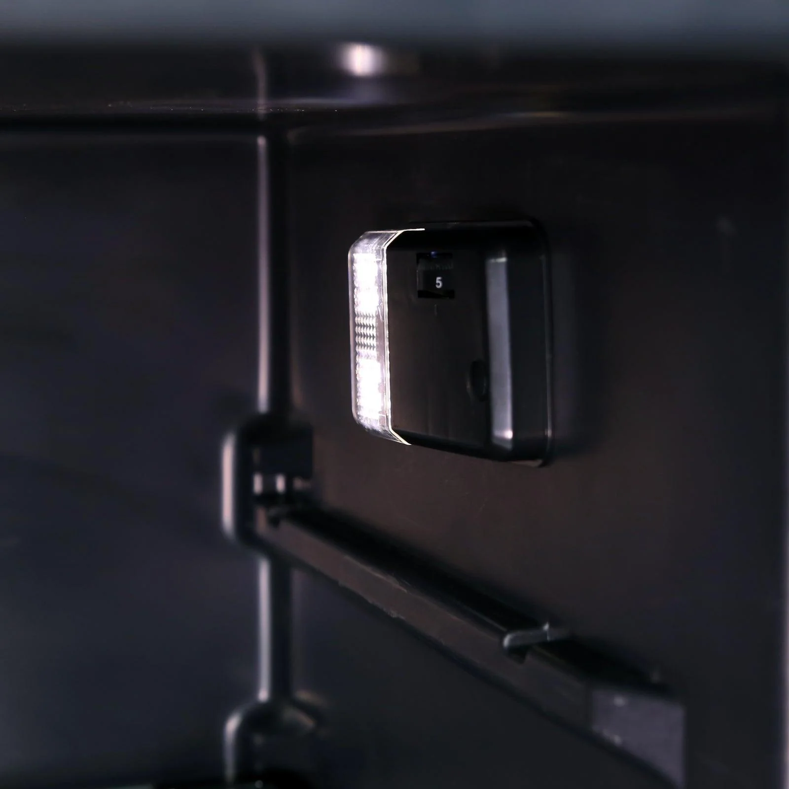 AR52T3SB Avanti 5.2 cu. ft. Compact Refrigerator - Image 9