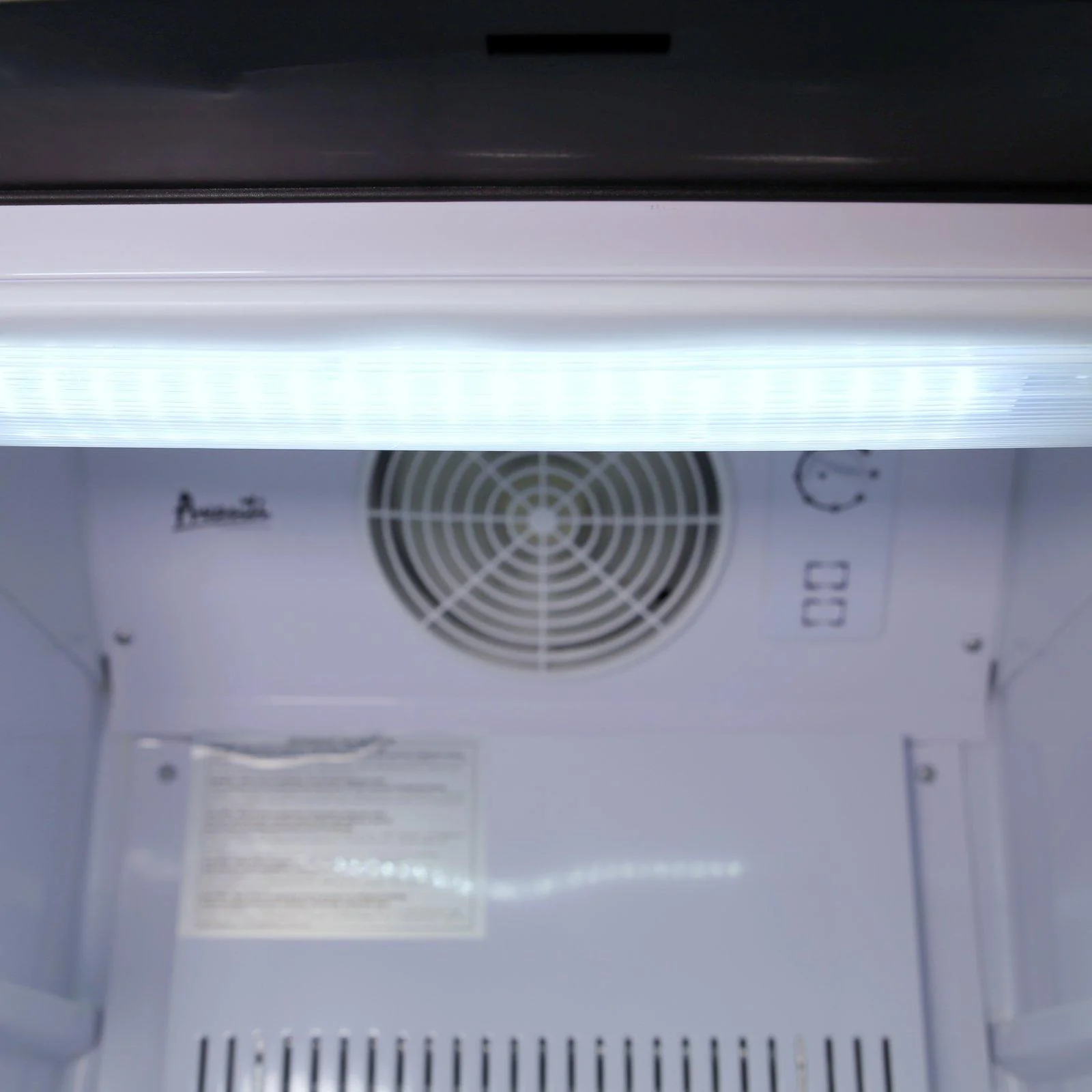 BCC6Q1BG Avanti 6.0 cu. ft. Commercial Beverage Center - Image 9