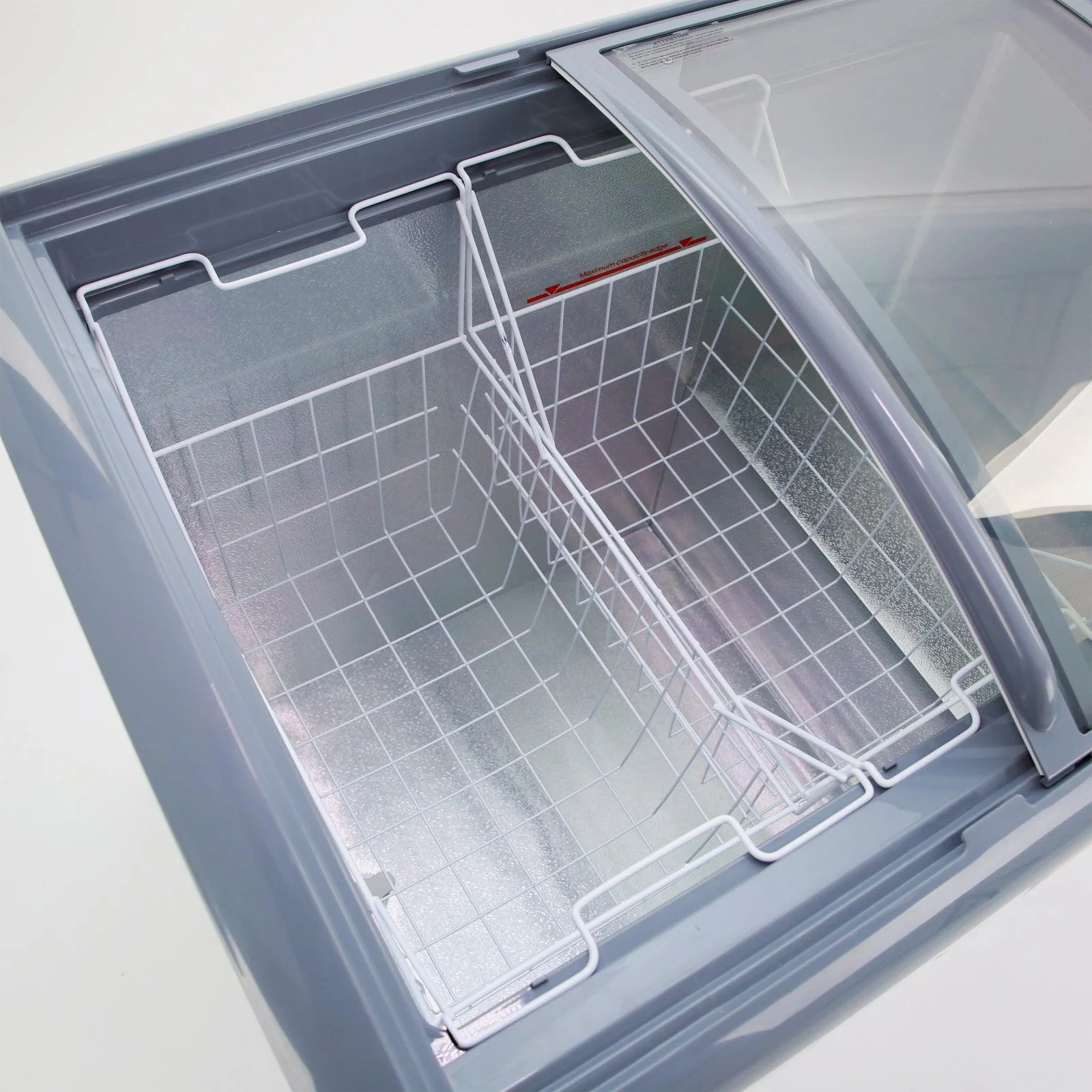 CFC836Q0WG Avanti 9.5 cu. ft. Commercial Glass Top Freezer or Refrigerator - Image 8
