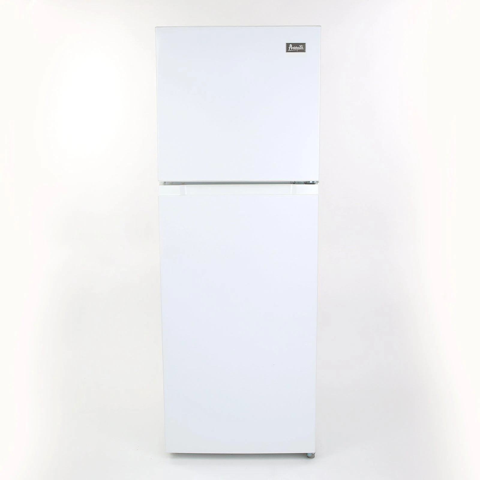 FF1010D0W Avanti Frost-Free Apartment Size Refrigerator, 10.1 cu. ft. - White / 10.1 cu. ft. - Image 2