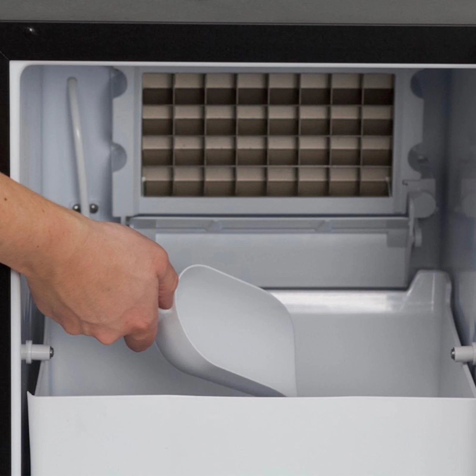 IME49U3SIS Avanti ELITE Built-in or Freestanding Ice Maker, 15" - Image 5