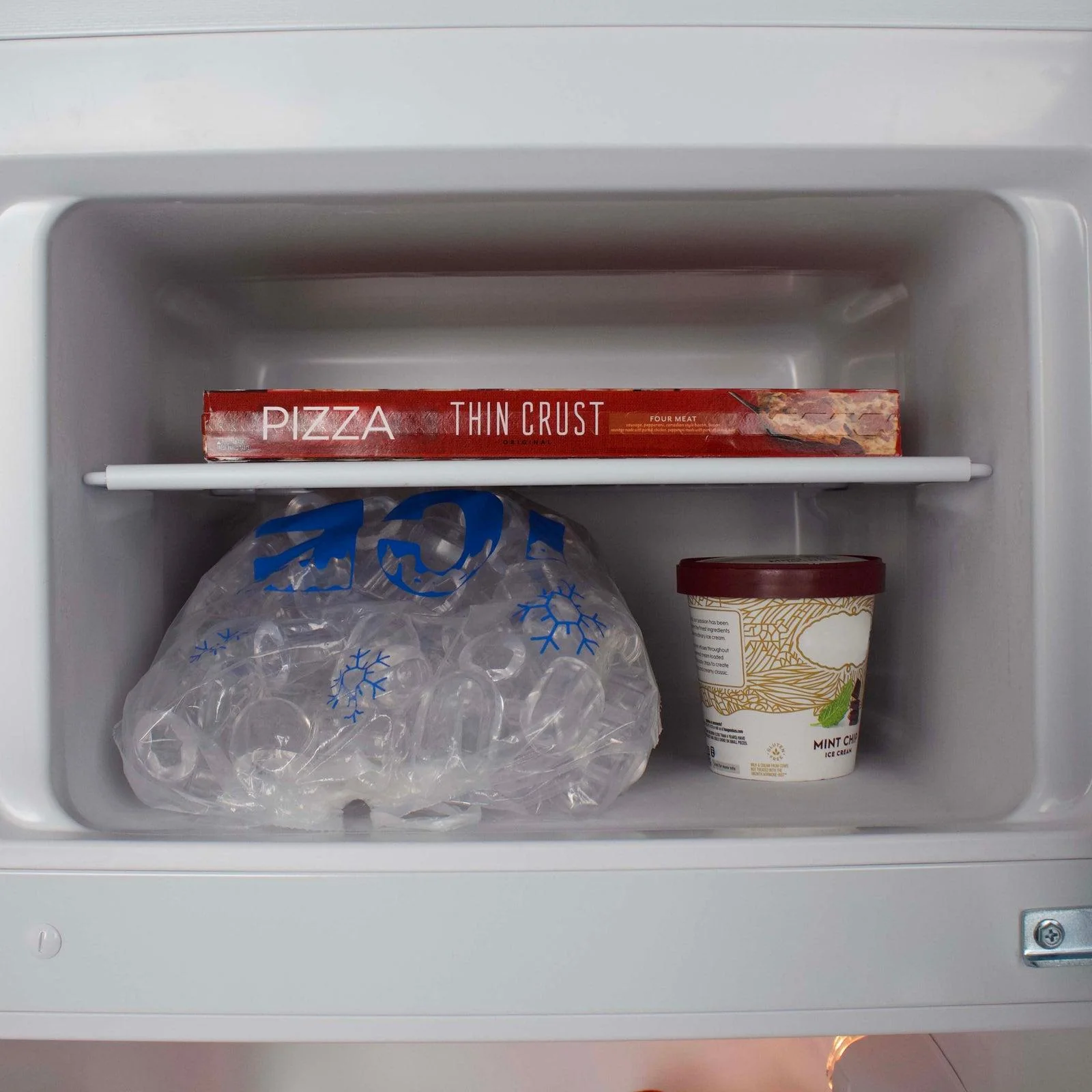 RA733B3S Avanti Apartment Refrigerator, 7.3 cu. ft - Stainless Steel / 7.3 cu. ft. - Image 15