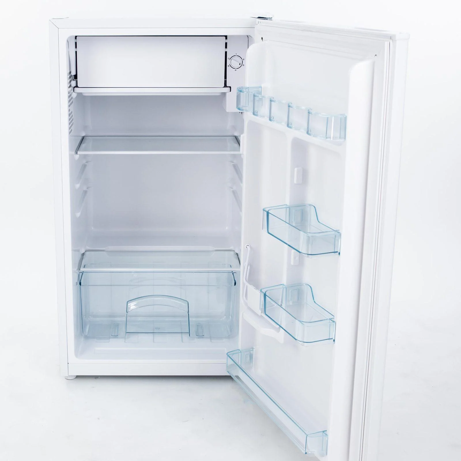 RM3306W Avanti 3.2 cu. ft. Compact Refrigerator - White - Image 4