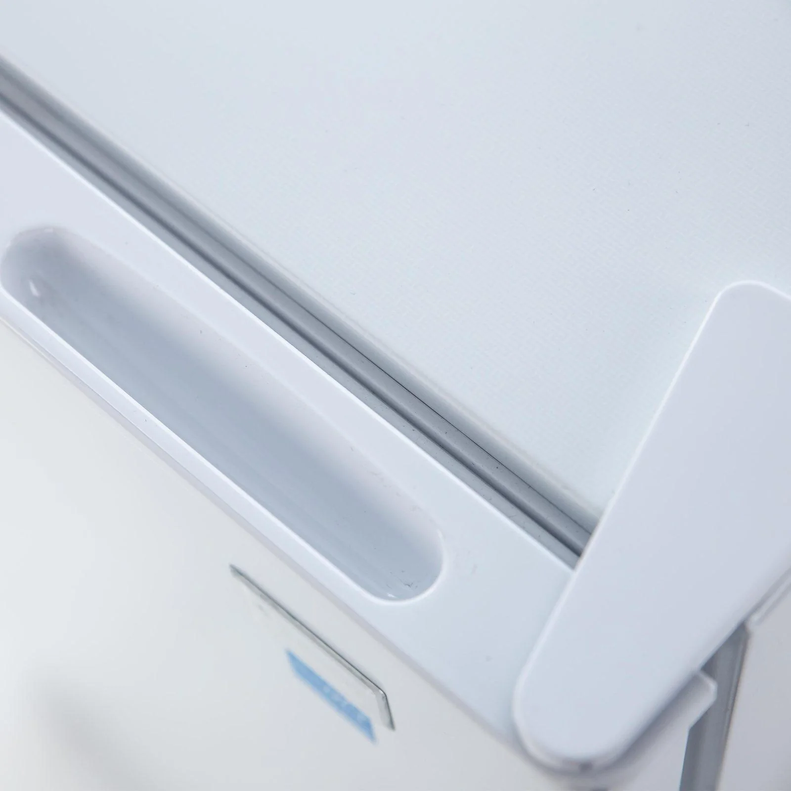 RM3306W Avanti 3.2 cu. ft. Compact Refrigerator - White - Image 6