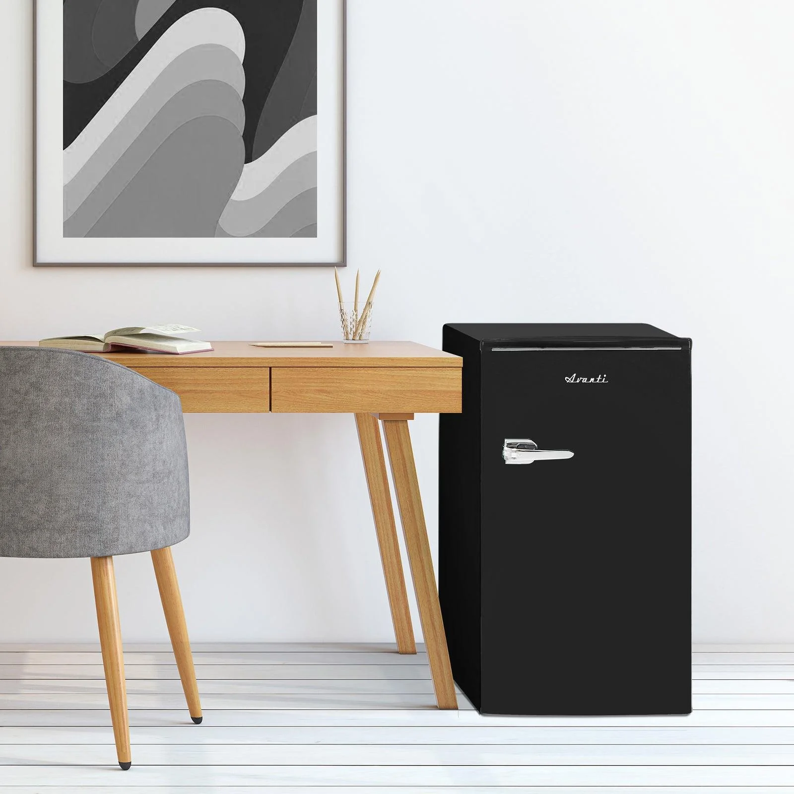 RMRS31X1BIS Avanti 3.0 Cu. Ft. Retro Compact Refrigerator - Black - Image 41