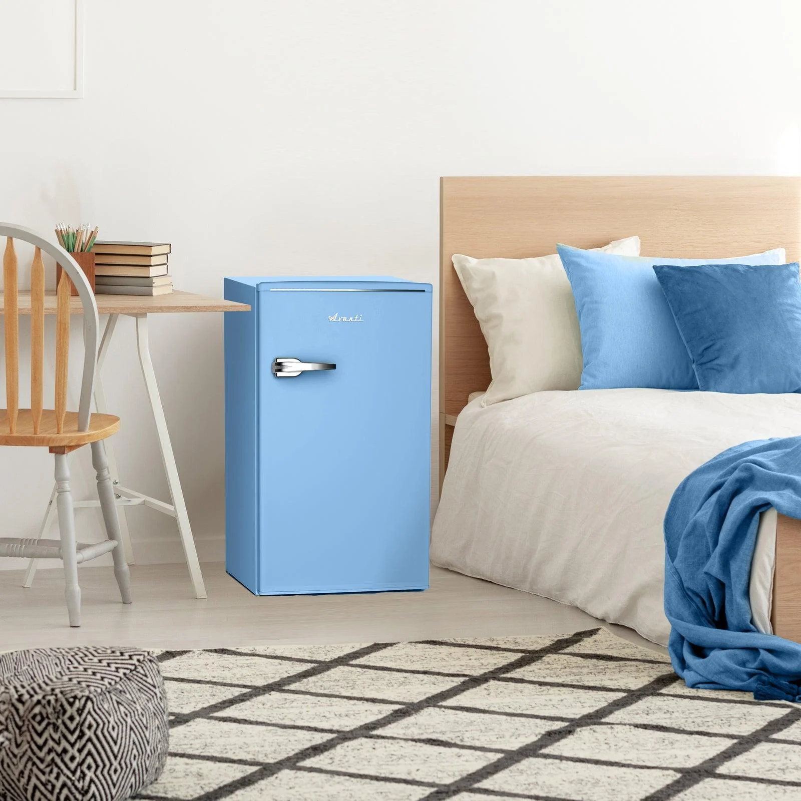 RMRS31X6BLIS Avanti 3.0 Cu. Ft. Retro Compact Refrigerator - Robin's Egg Blue - Image 32