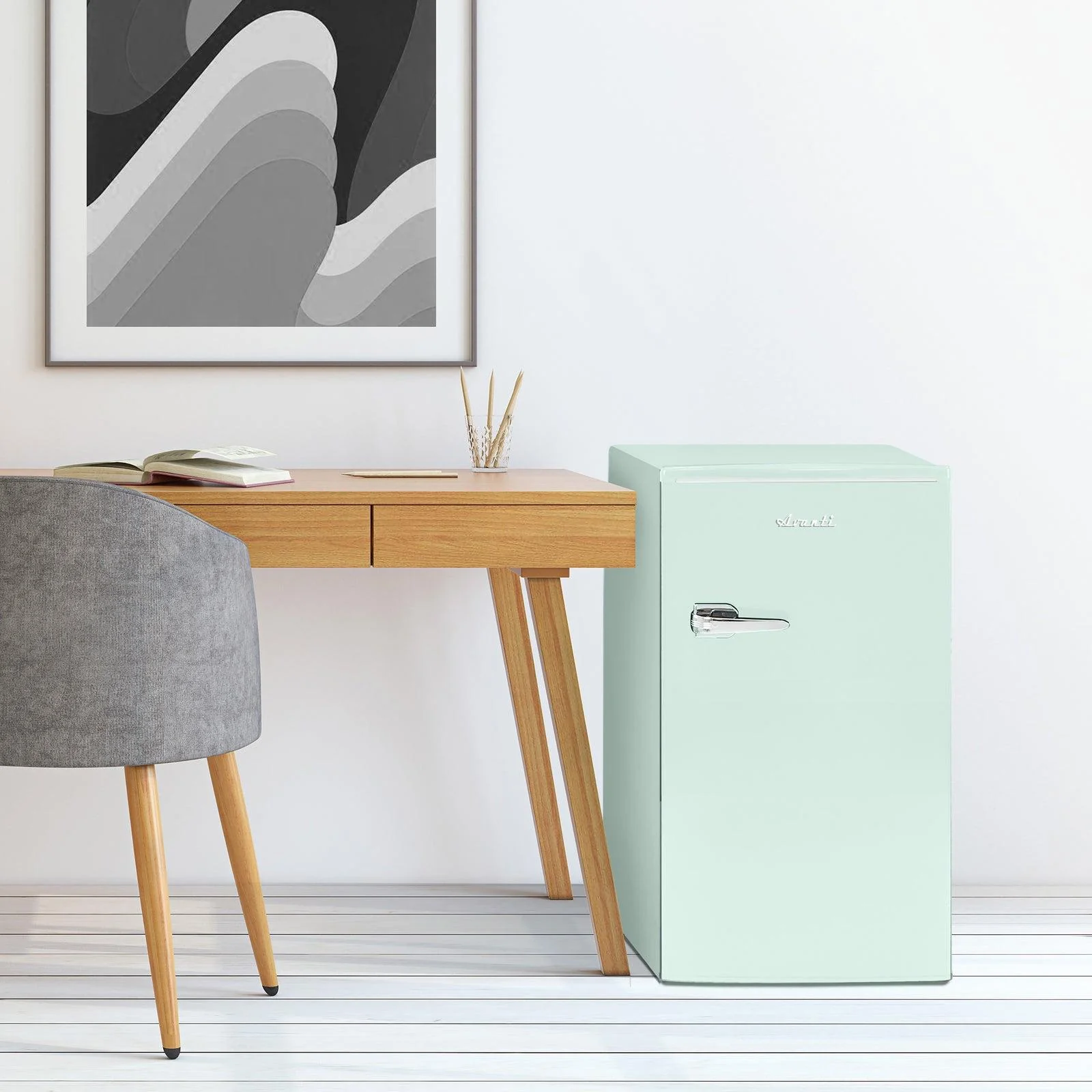 RMRS31X7GIS Avanti 3.0 Cu. Ft. Retro Compact Refrigerator - Seafoam Green - Image 26