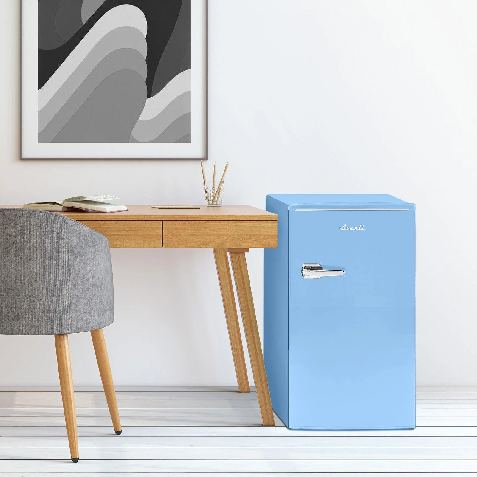 RMRS31X7GIS Avanti 3.0 Cu. Ft. Retro Compact Refrigerator - Seafoam Green - Image 33