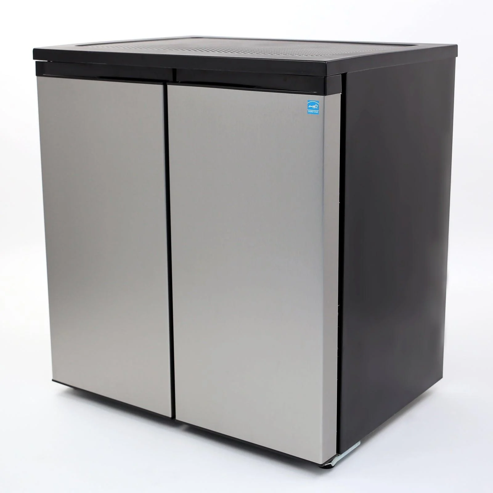 RMS551SS Avanti 5.5 cu. ft. Compact Refrigerator - Image 4