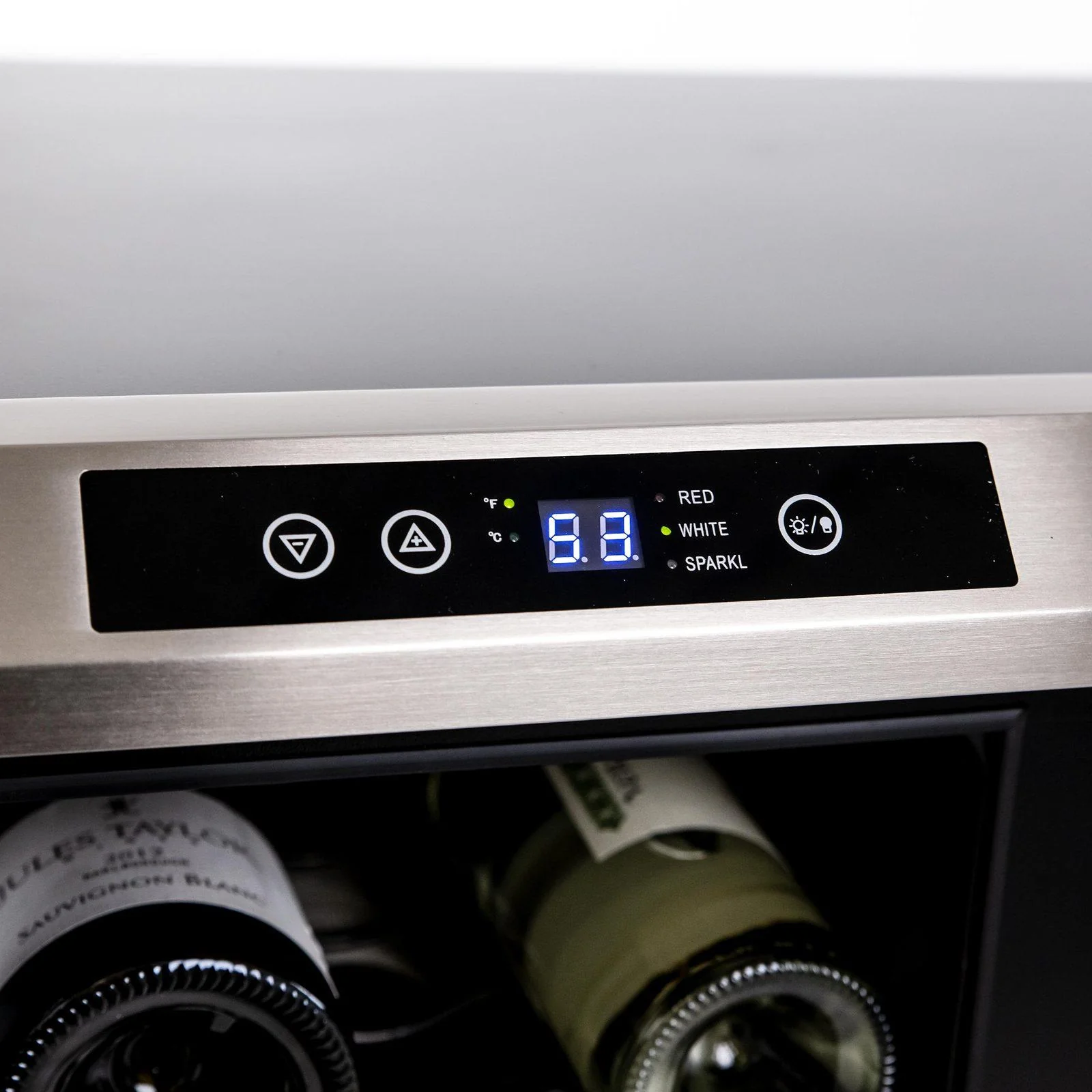 WBV19DZ Avanti 19 Bottle/66 Can Dual-Zone Wine u0026 Beverage Center - Stainless Steel / 3 cu. ft. - Image 7