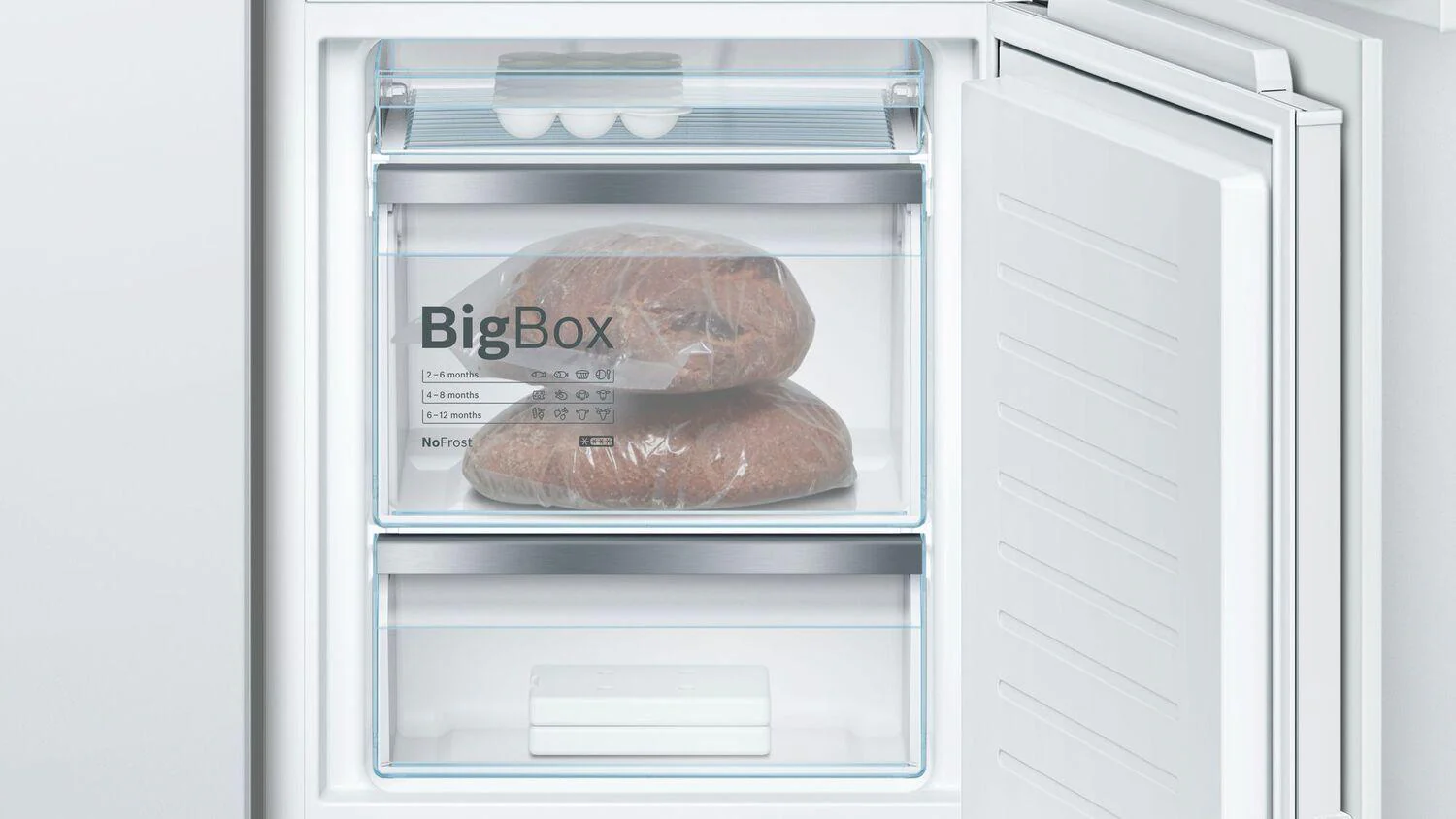 Bosch B09IB91NSP 800 Series, built-in fridge-freezer with freezer at bottom, soft close flat hinge - Image 6