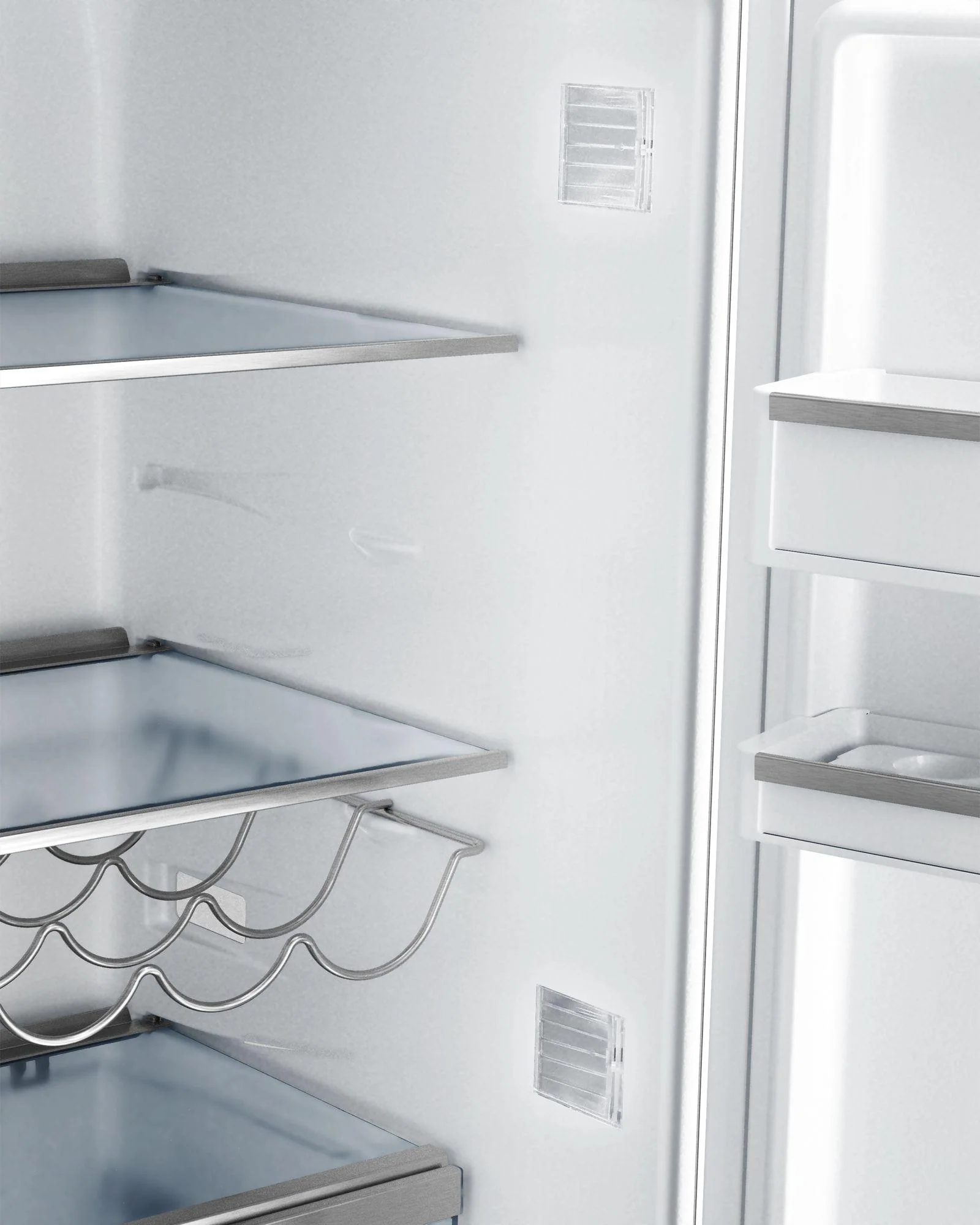 800 Series, 24" Refrigeration 11 cu ft w/ Ice Maker - Image 4