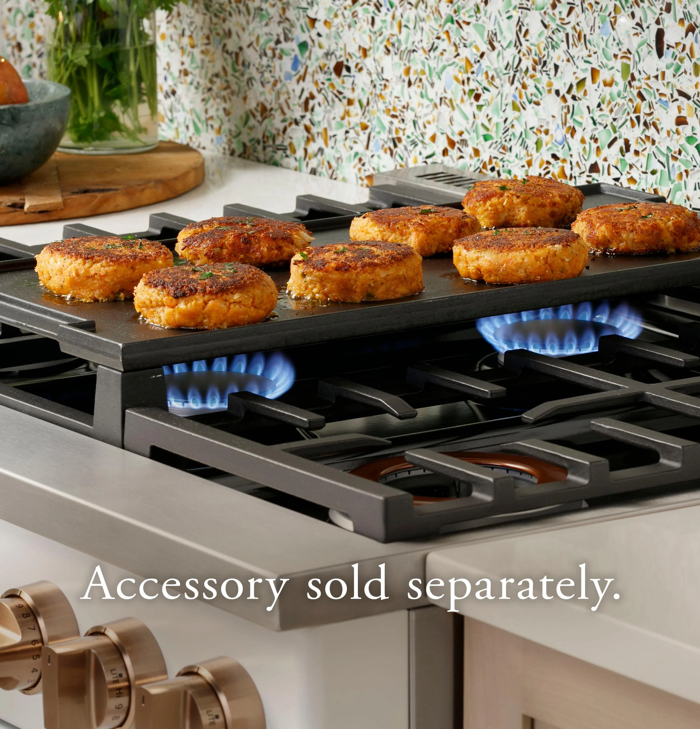 Cafe C2Y366P5TG2 Caf(eback)™ 36" Smart Dual-Fuel Commercial-Style Range with 6 Burners (Natural Gas) - Image 13