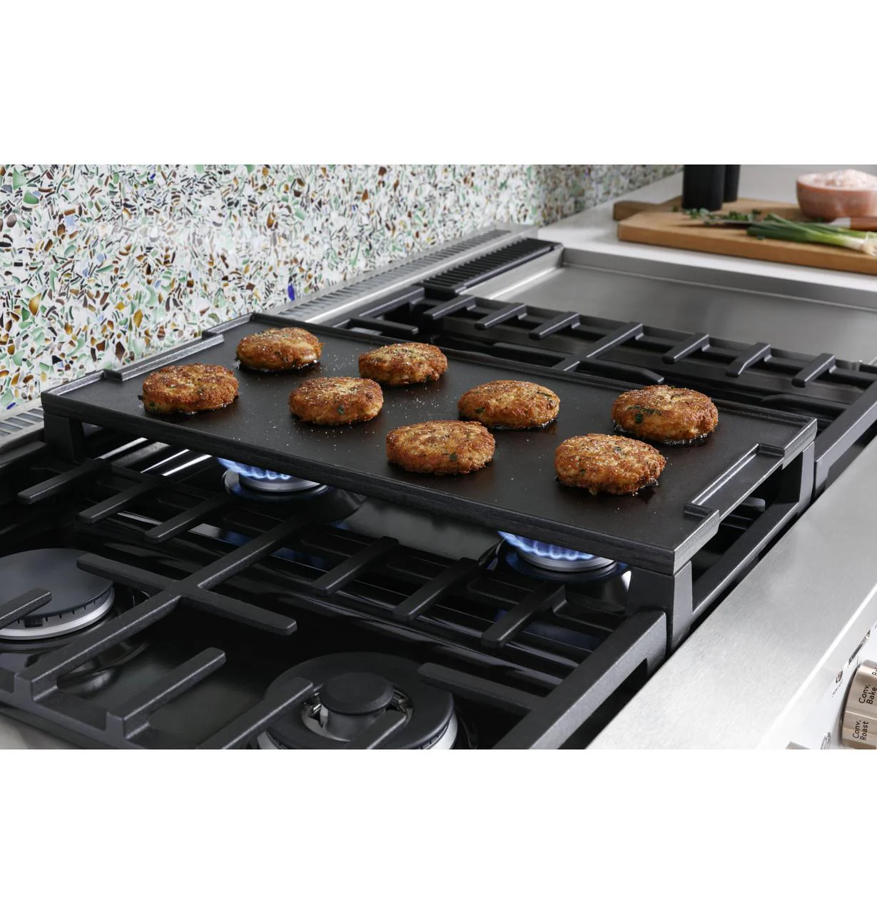 Cafe C2Y486P2TS1 CAF(EBACK)™ 48" Smart Dual-Fuel Commercial-Style Range with 6 Burners and Griddle (Natural Gas) - Image 34