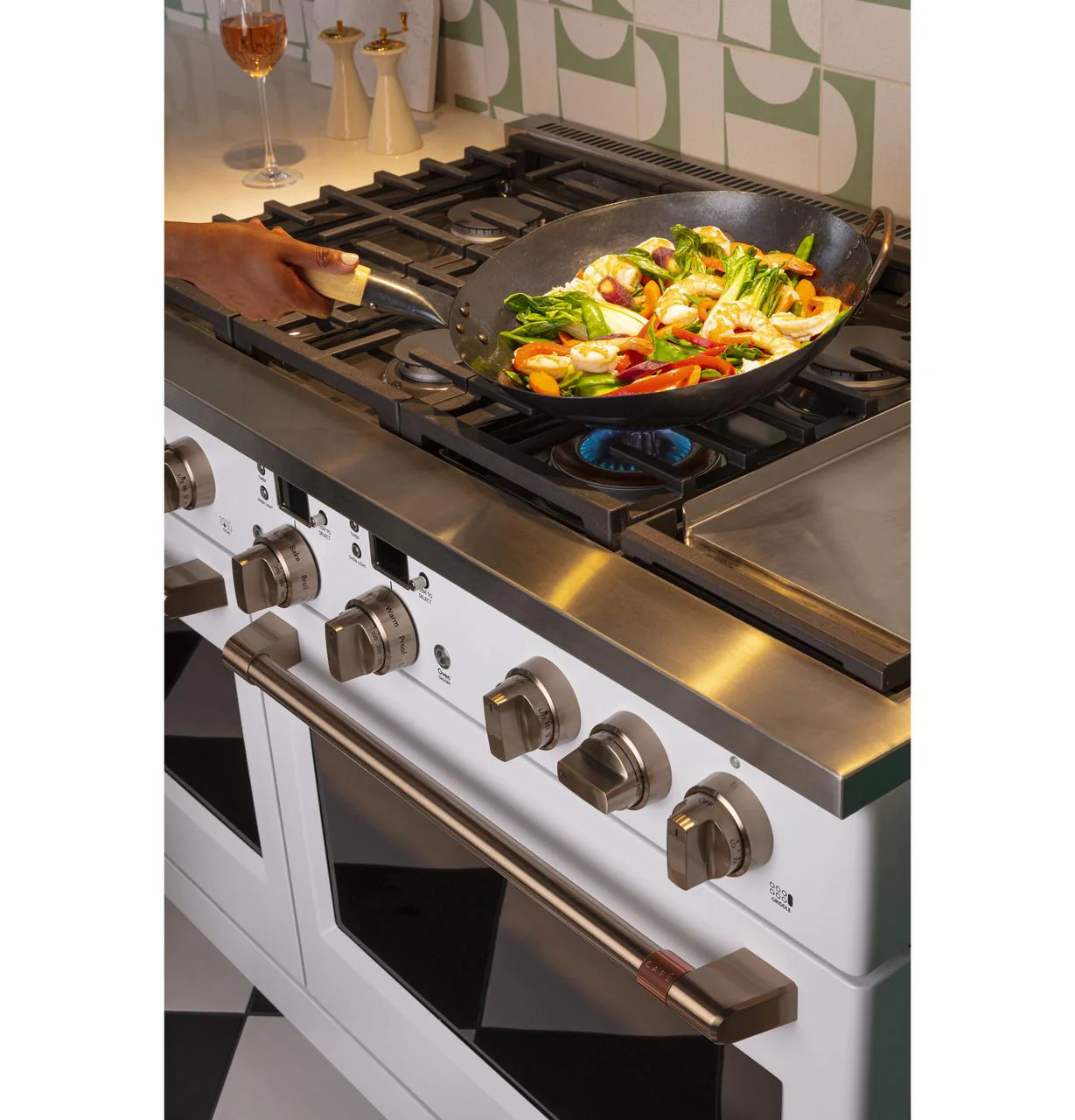 Cafe C2Y486P4TW2 CAF(EBACK)™ 48" Smart Dual-Fuel Commercial-Style Range with 6 Burners and Griddle (Natural Gas) - Image 27