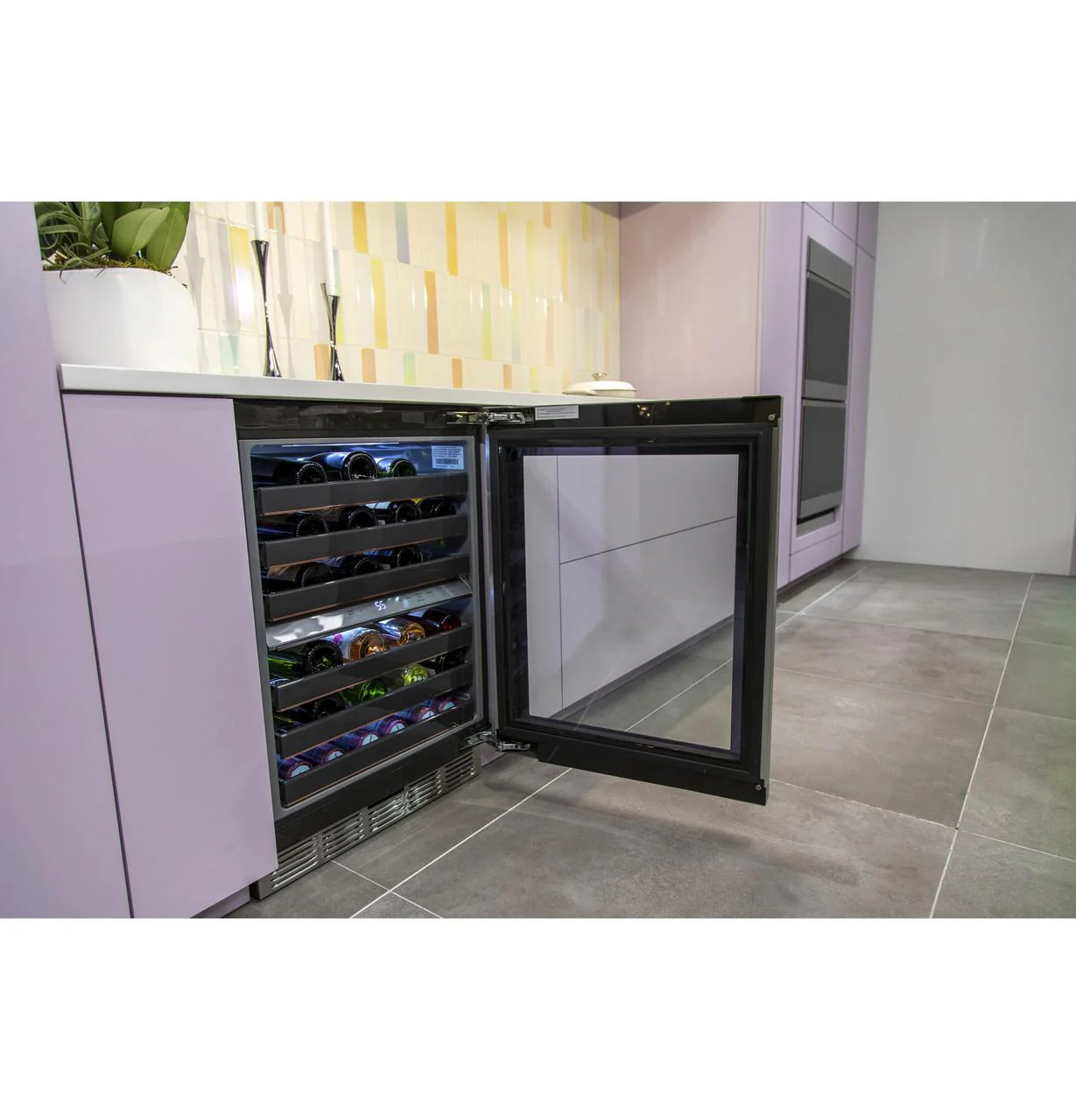 Cafe CCR06DM2PS5 Caf(eback)™ Wine Center in Platinum Glass - Image 24