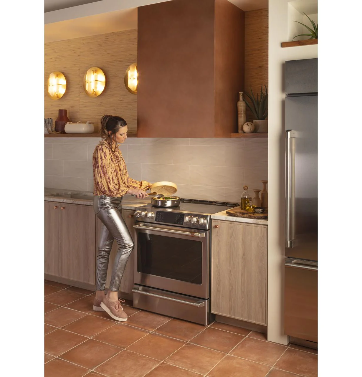 Caf(eback)™ 21.3 Cu. Ft. Built-In Bottom-Freezer Refrigerator - Image 24