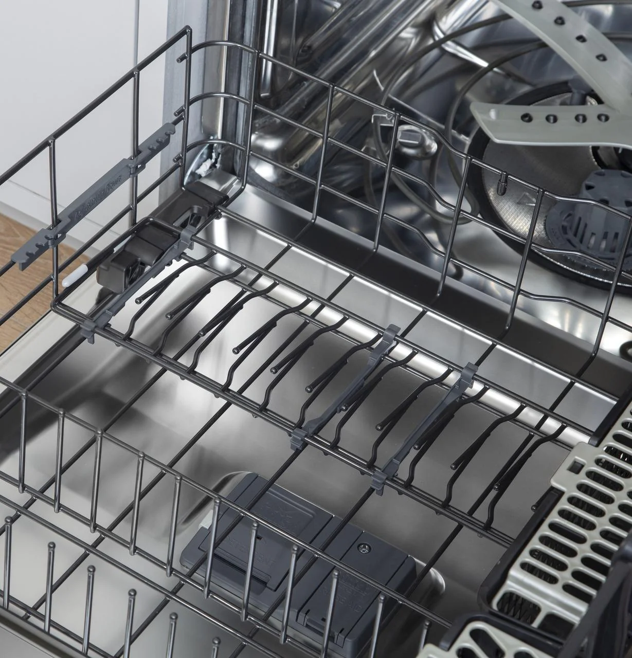 Cafe Caf(eback)™ ENERGY STAR® Stainless Steel Interior Dishwasher with Sanitize and Ultra Wash - Image 17