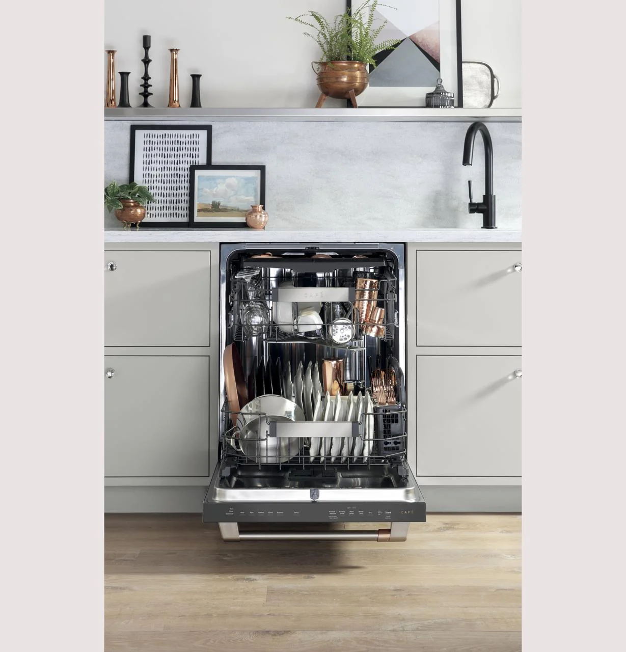 Cafe Caf(eback)™ ENERGY STAR® Stainless Steel Interior Dishwasher with Sanitize and Ultra Wash - Image 5