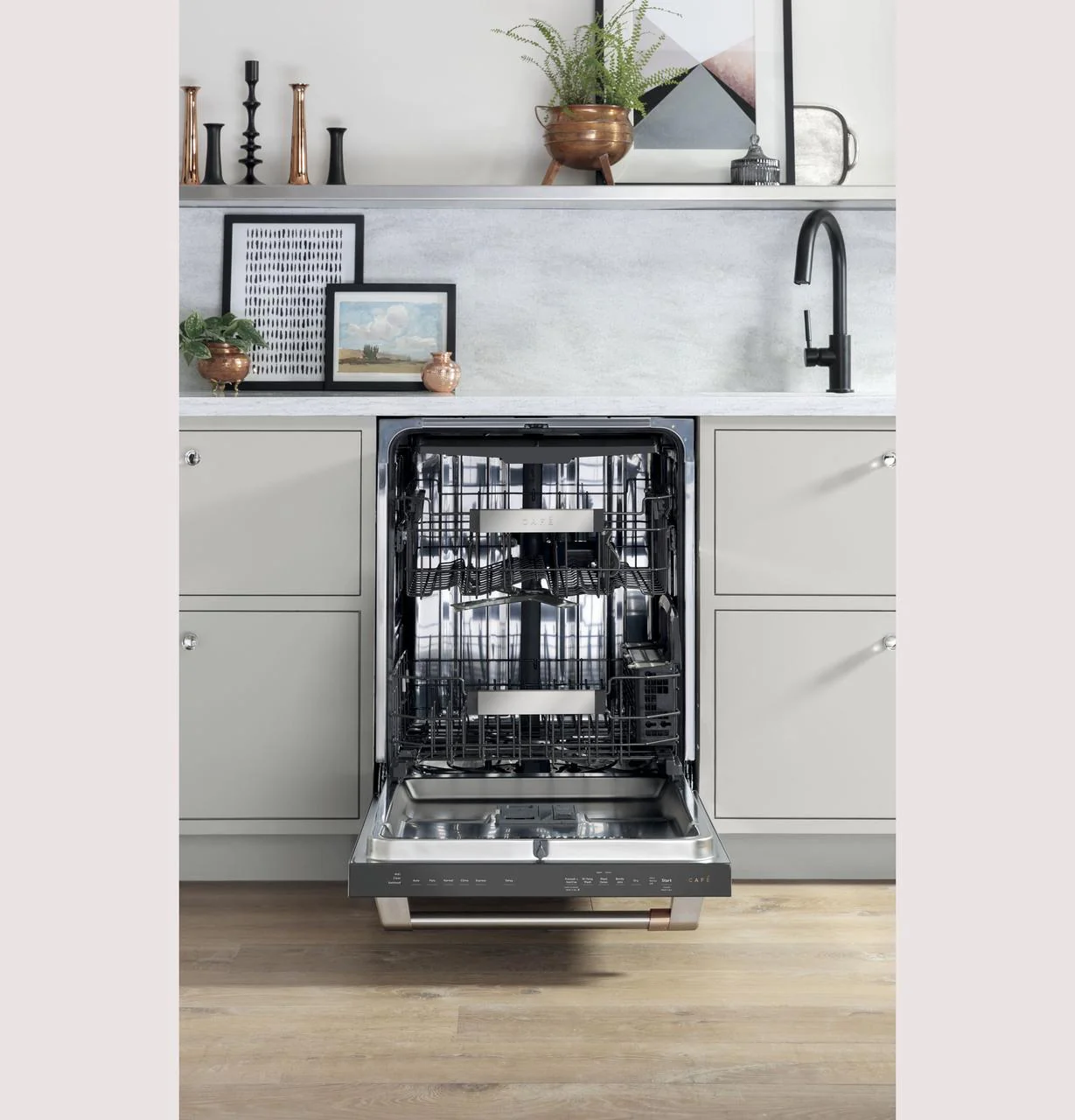 Cafe Caf(eback)™ ENERGY STAR® Stainless Steel Interior Dishwasher with Sanitize and Ultra Wash - Image 6