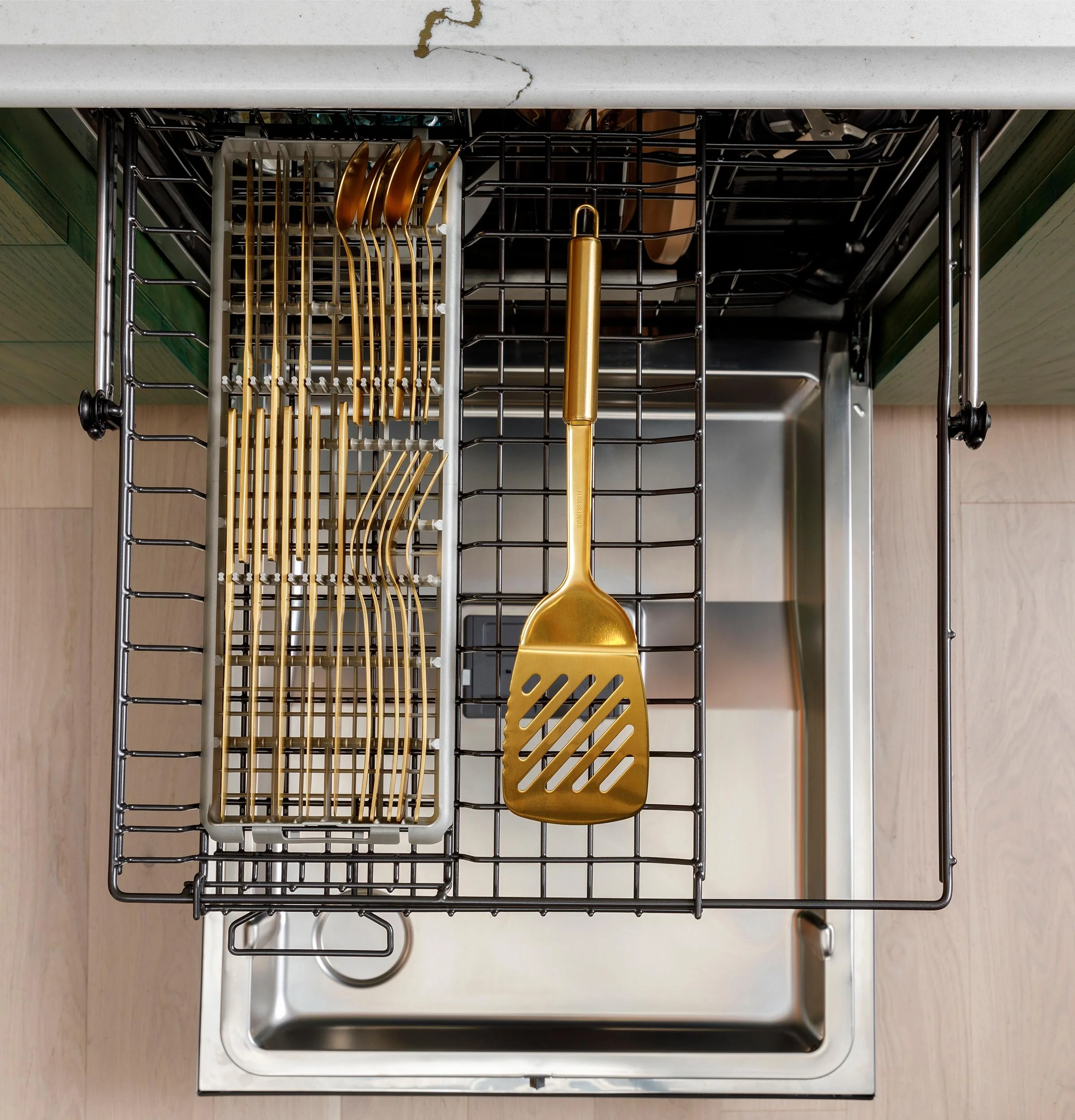 Cafe CDT828P2VS1 CAF(EBACK)™ CustomFit ENERGY STAR Stainless Interior Dishwasher with Ultra Wash & Dry, 42 dBA - Image 9