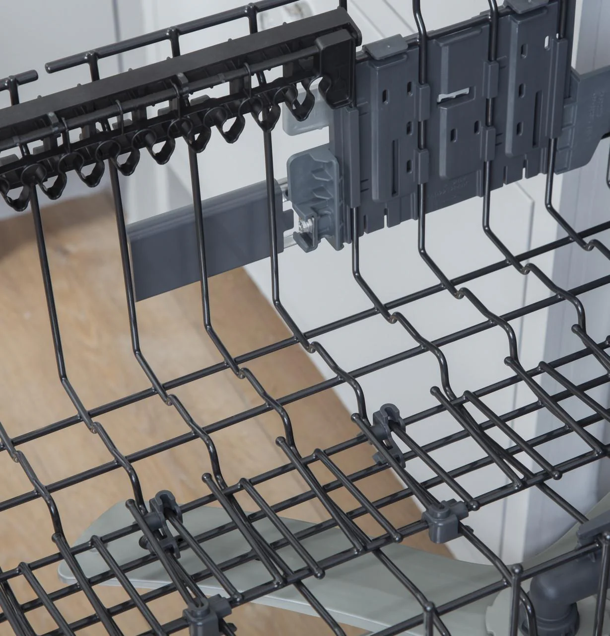 Caf(eback)™ Stainless Steel Interior Dishwasher with Sanitize and Ultra Wash & Dry in Platinum Glass - Image 13