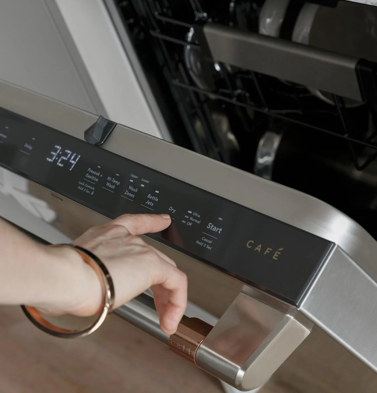 Cafe Caf(eback)™ ENERGY STAR® Stainless Steel Interior Dishwasher with Sanitize and Ultra Wash - Image 24