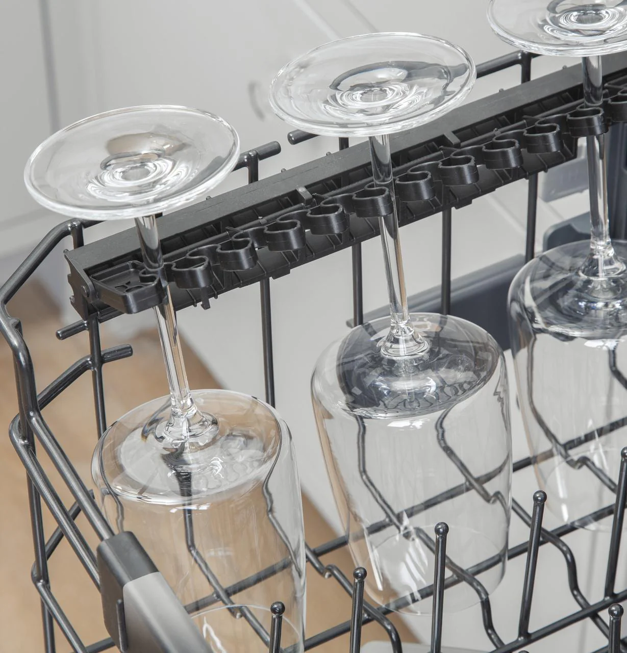 Cafe Caf(eback)™ ENERGY STAR® Stainless Steel Interior Dishwasher with Sanitize and Ultra Wash - Image 7
