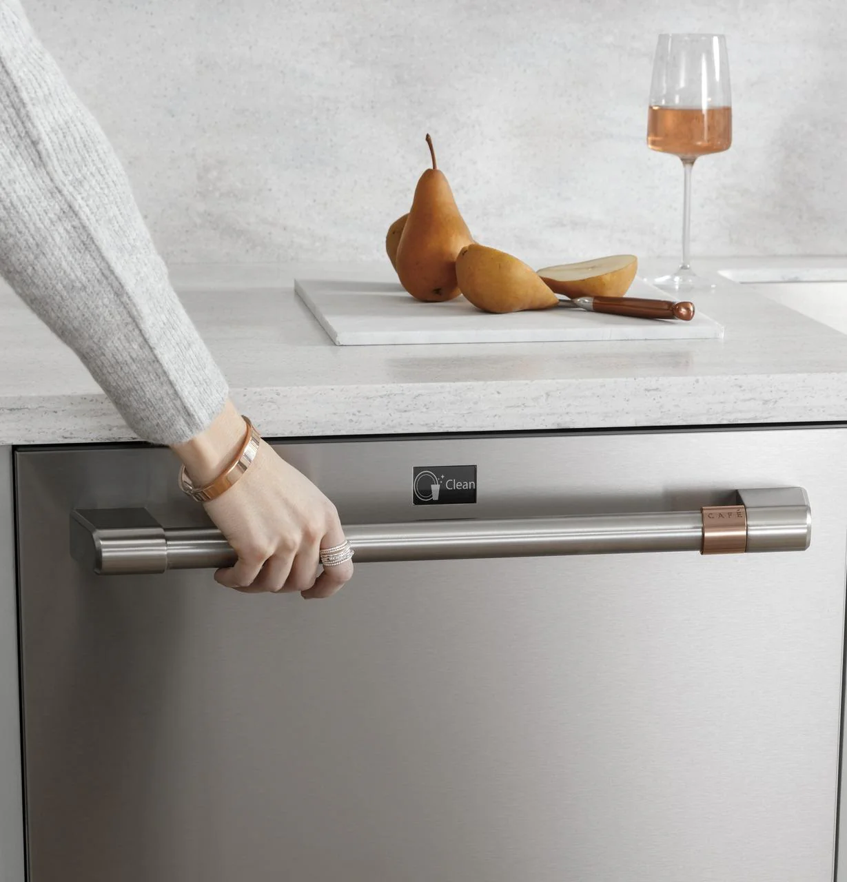 Cafe Caf(eback)™ ENERGY STAR® Smart Stainless Steel Interior Dishwasher with Sanitize and Ultra Wash - Image 10