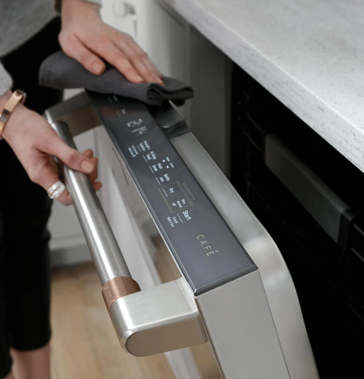 Cafe Caf(eback)™ ENERGY STAR® Smart Stainless Steel Interior Dishwasher with Sanitize and Ultra Wash - Image 8