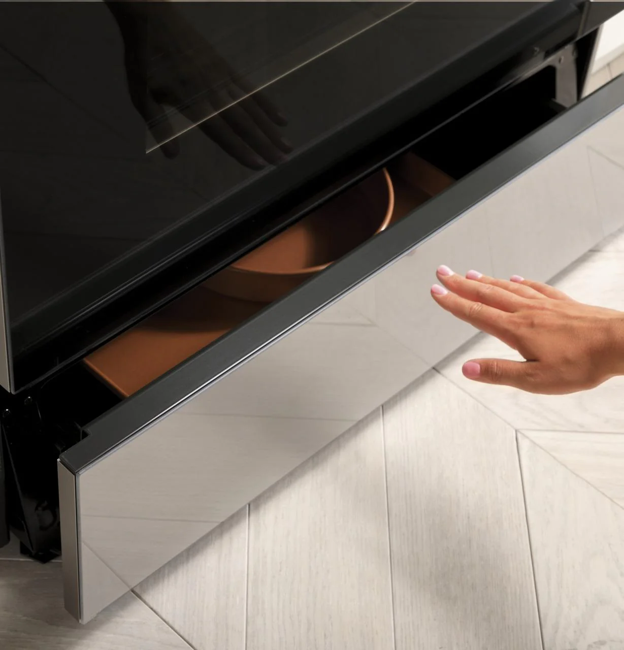 Cafe CGS700M2NS5 CAF(EBACK)™ 30" Smart Slide-In, Front-Control, Gas Range with Convection Oven in Platinum Glass - Image 14