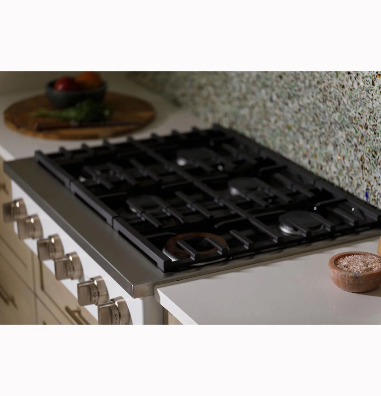 Cafe CGU366P2TS1 CAF(EBACK)™ 36" Commercial-Style Gas Rangetop with 6 Burners (Natural Gas) - Image 24