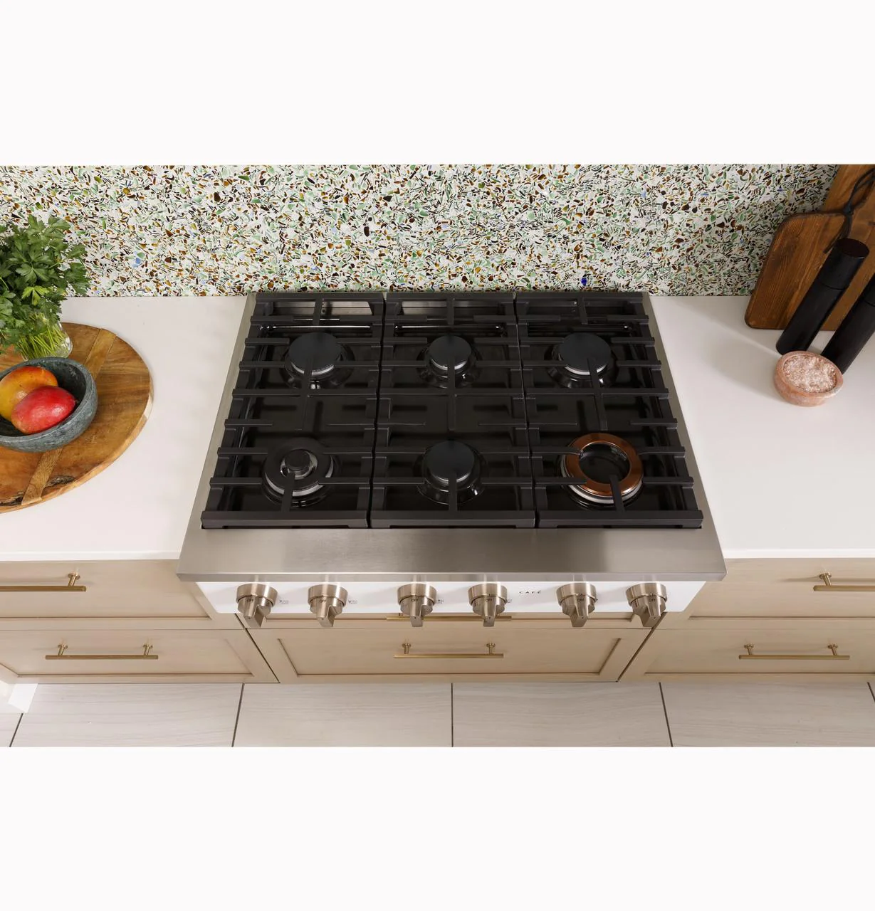 Cafe CGU366P2TS1 CAF(EBACK)™ 36" Commercial-Style Gas Rangetop with 6 Burners (Natural Gas) - Image 8