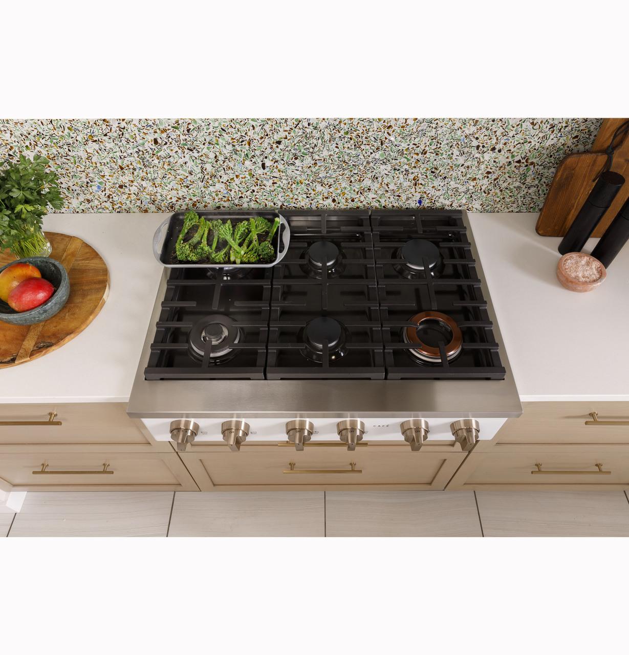 Cafe CGU366P2TS1 CAF(EBACK)™ 36" Commercial-Style Gas Rangetop with 6 Burners (Natural Gas) - Image 9
