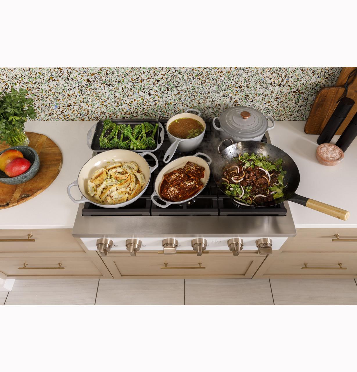 Cafe CGU366P3TD1 CAF(EBACK)™ 36" Commercial-Style Gas Rangetop with 6 Burners (Natural Gas) - Image 14
