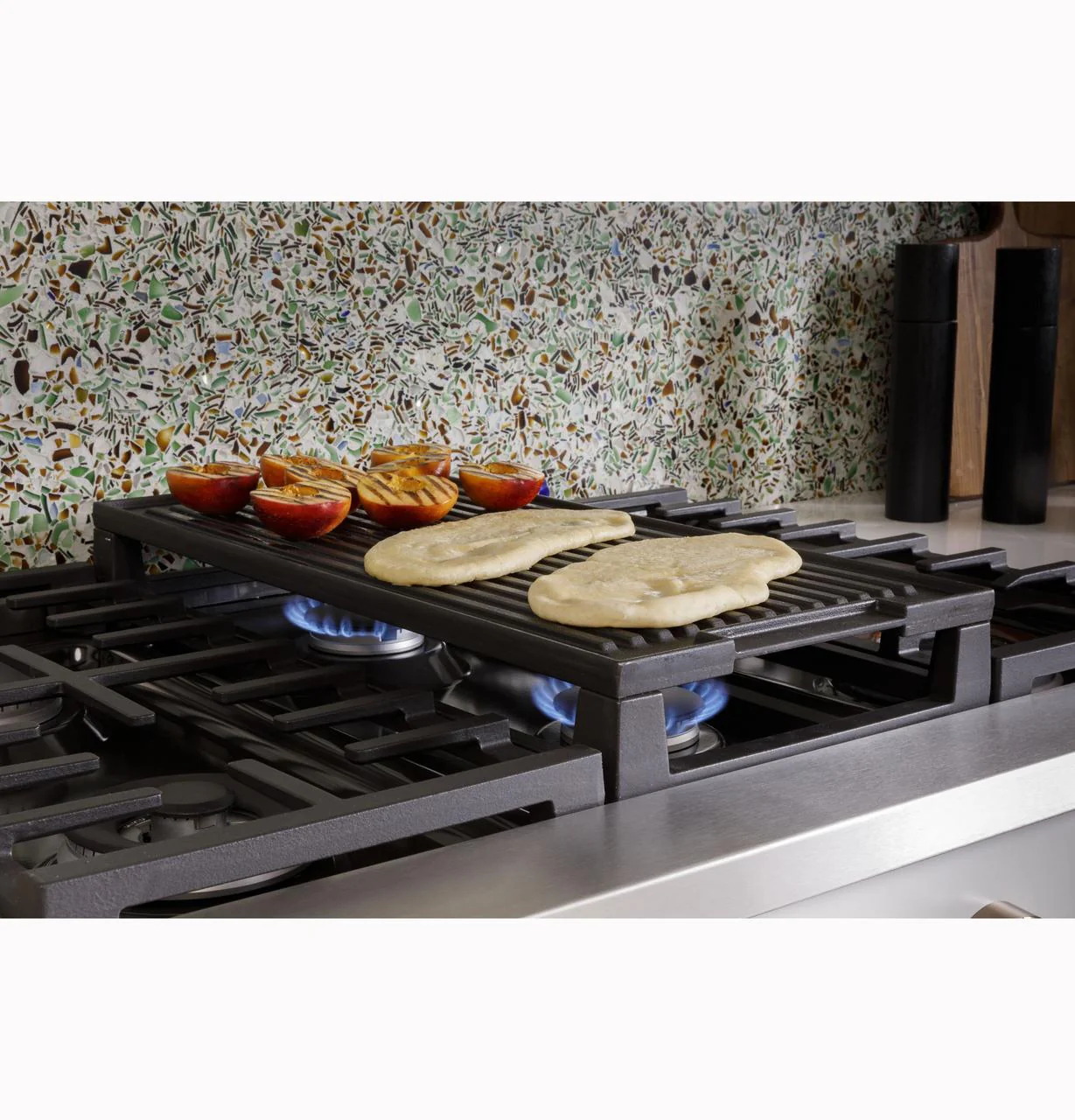 Cafe CGU366P3TD1 CAF(EBACK)™ 36" Commercial-Style Gas Rangetop with 6 Burners (Natural Gas) - Image 22