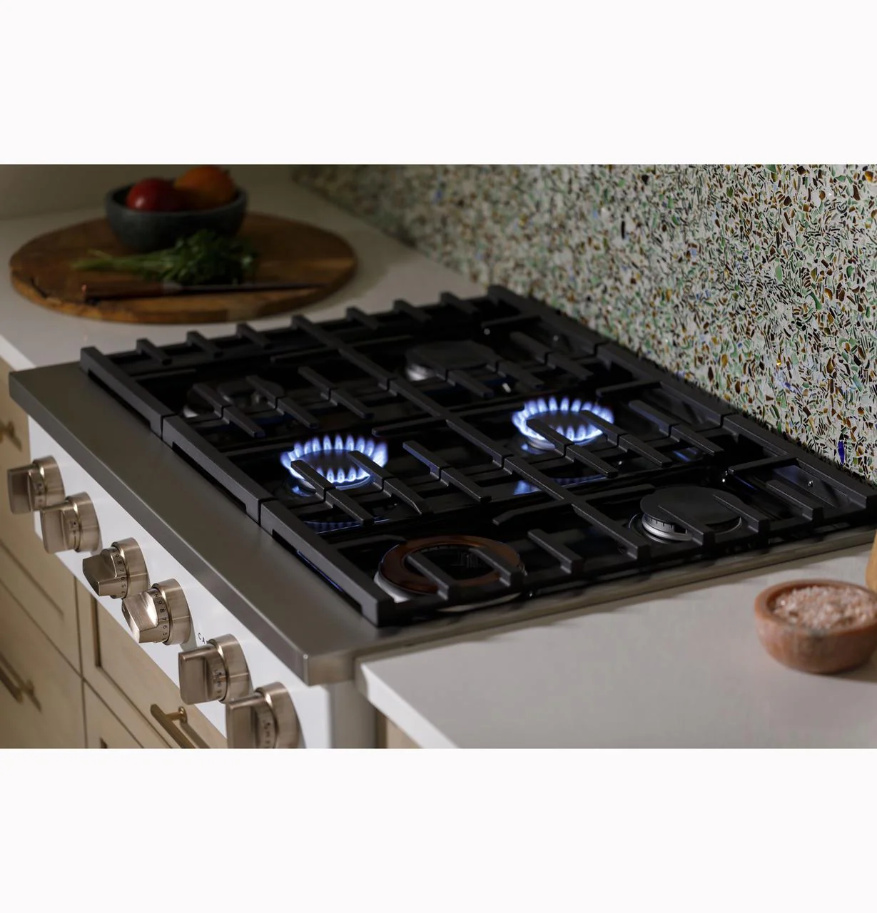 Cafe CGU366P3TD1 CAF(EBACK)™ 36" Commercial-Style Gas Rangetop with 6 Burners (Natural Gas) - Image 6