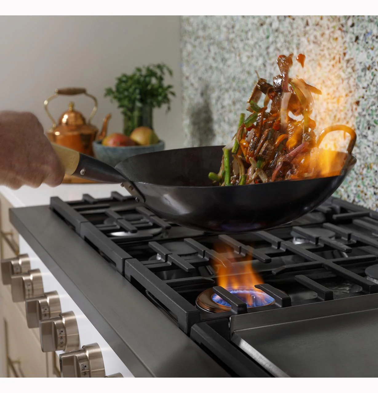 Cafe CGU486P3TD1 CAF(EBACK)™ 48" Commercial-Style Gas Rangetop with 6 Burners and Integrated Griddle (Natural Gas) - Image 21