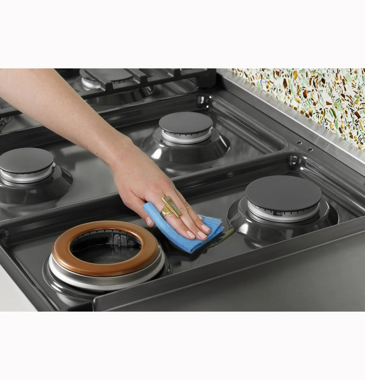 Cafe CGU486P3TD1 CAF(EBACK)™ 48" Commercial-Style Gas Rangetop with 6 Burners and Integrated Griddle (Natural Gas) - Image 24