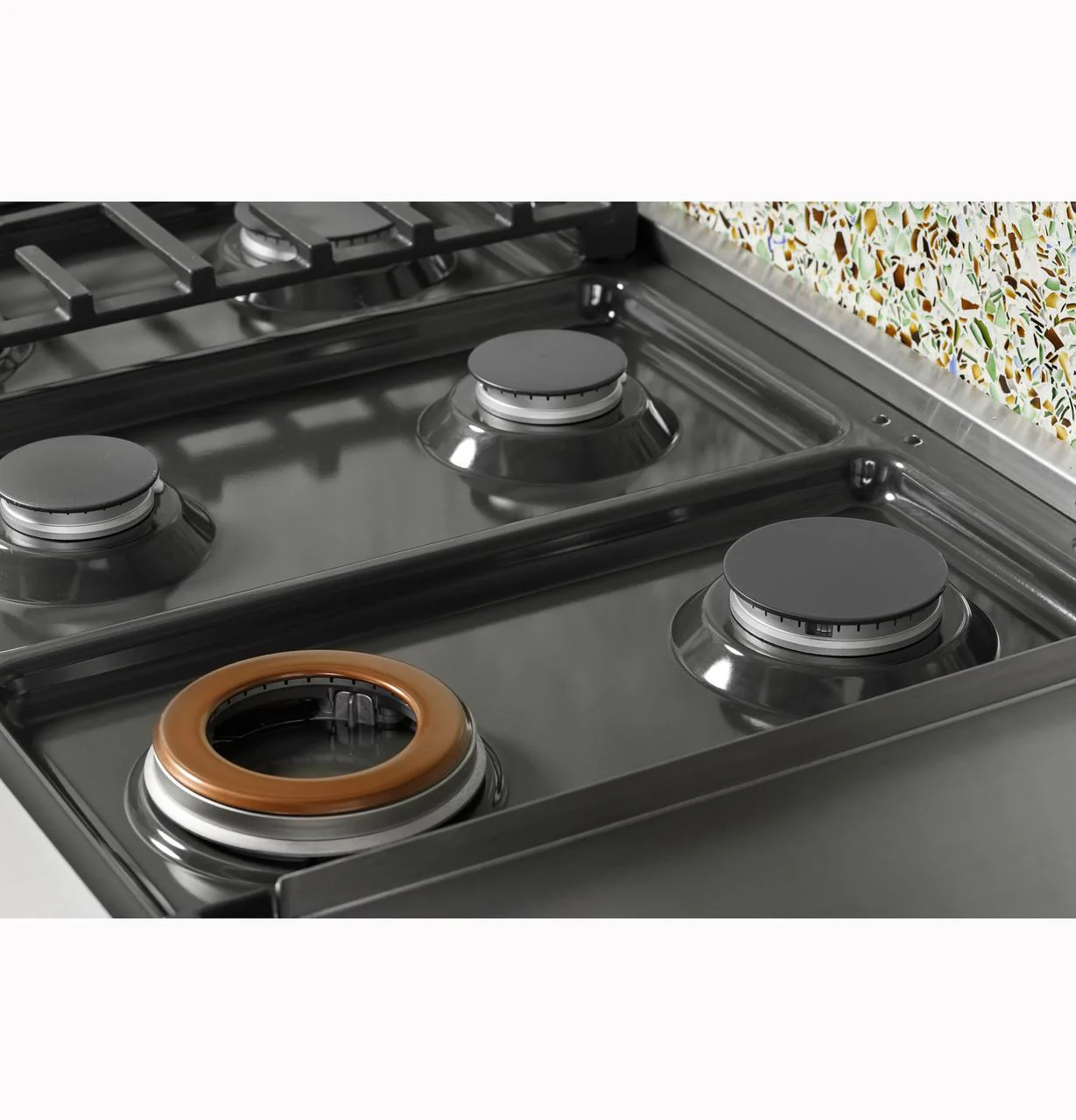 Cafe CGU486P3TD1 CAF(EBACK)™ 48" Commercial-Style Gas Rangetop with 6 Burners and Integrated Griddle (Natural Gas) - Image 25
