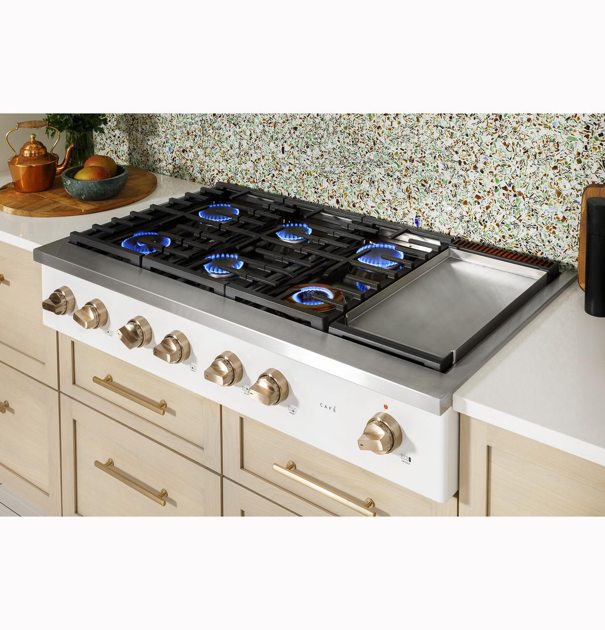 Cafe CGU486P3TD1 CAF(EBACK)™ 48" Commercial-Style Gas Rangetop with 6 Burners and Integrated Griddle (Natural Gas) - Image 5