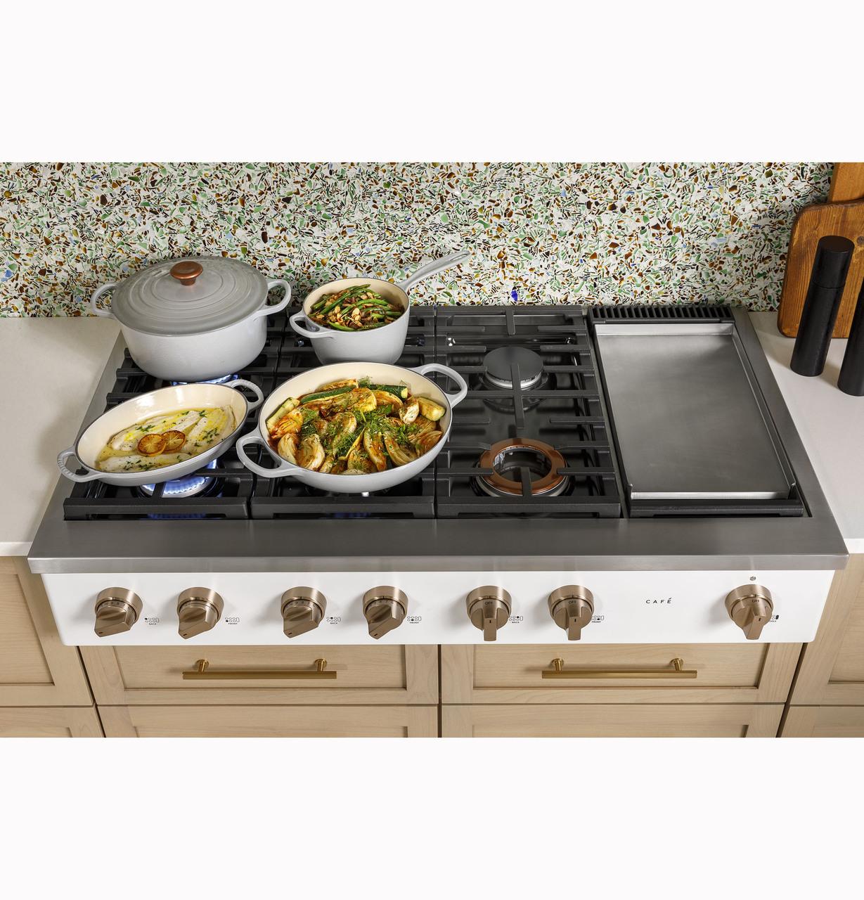 Cafe CGU486P4TW2 CAF(EBACK)™ 48" Commercial-Style Gas Rangetop with 6 Burners and Integrated Griddle (Natural Gas) - Image 11