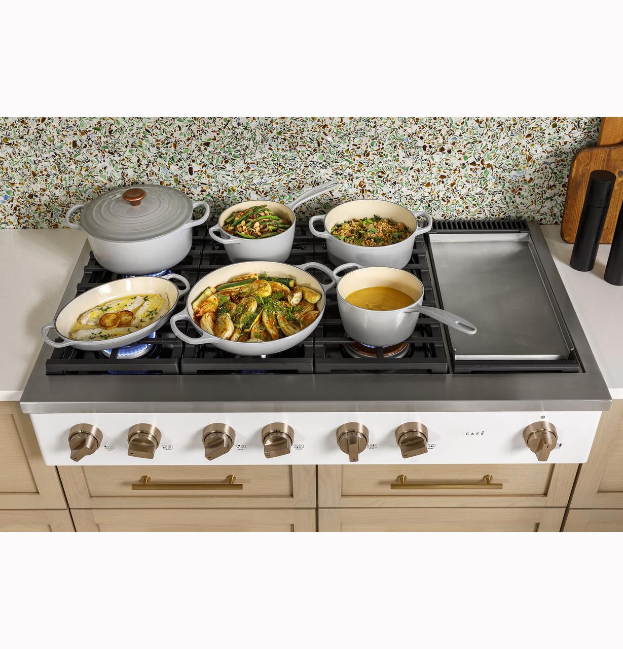 Cafe CGU486P4TW2 CAF(EBACK)™ 48" Commercial-Style Gas Rangetop with 6 Burners and Integrated Griddle (Natural Gas) - Image 13