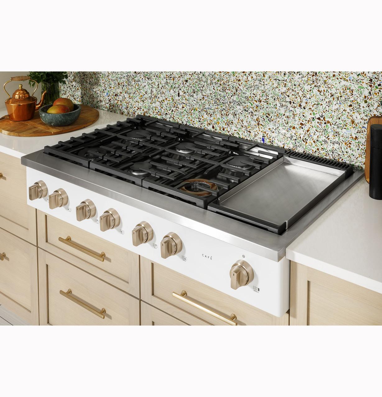Cafe CGU486P4TW2 CAF(EBACK)™ 48" Commercial-Style Gas Rangetop with 6 Burners and Integrated Griddle (Natural Gas) - Image 4
