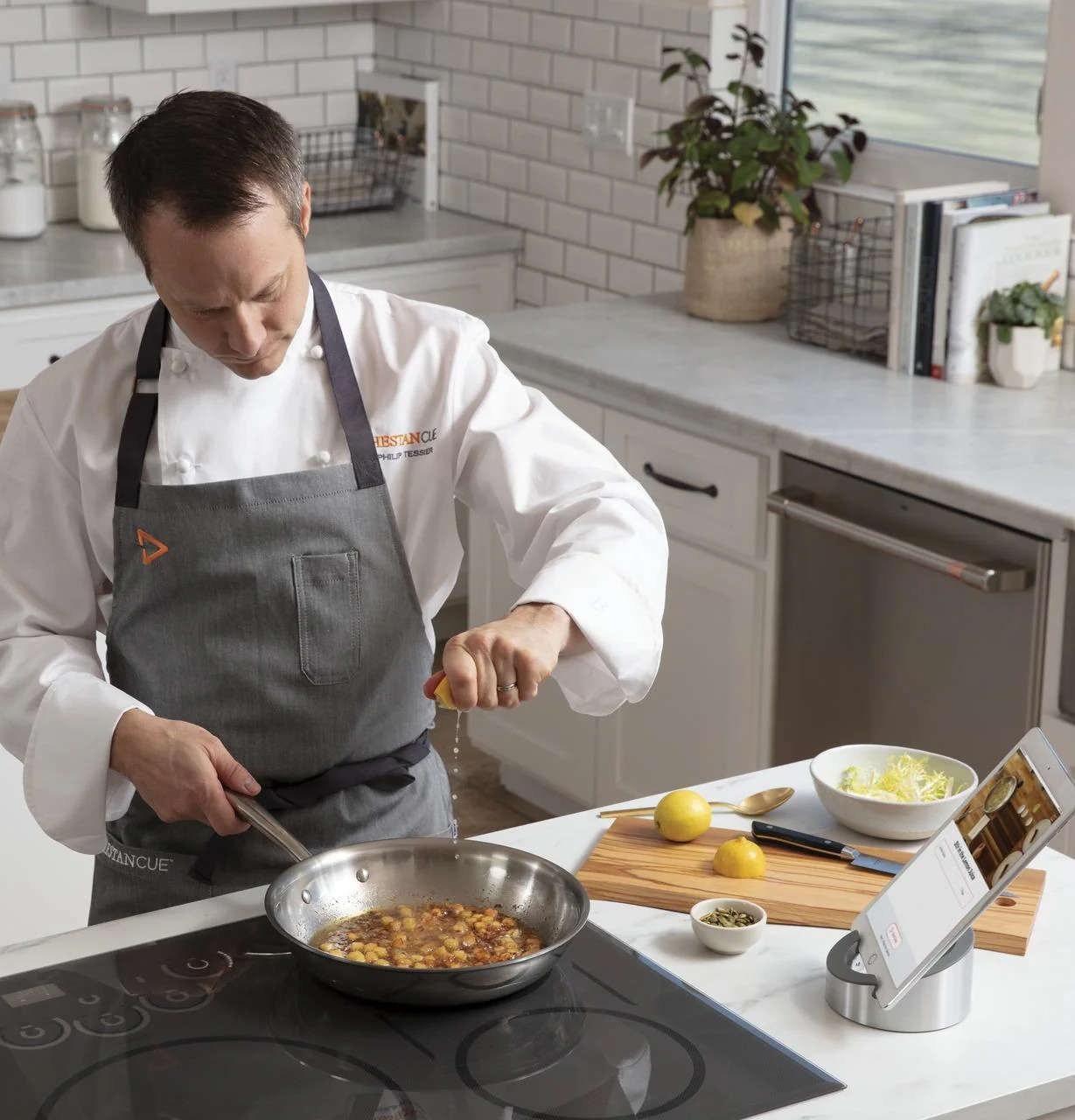Caf(eback)™ 30" Smart Touch-Control Induction Cooktop - Image 18