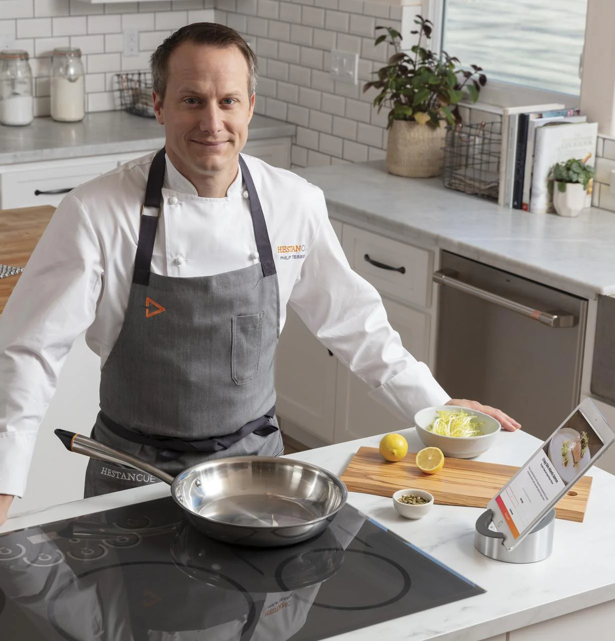 Caf(eback)™ 36" Smart Touch-Control Induction Cooktop - Image 35