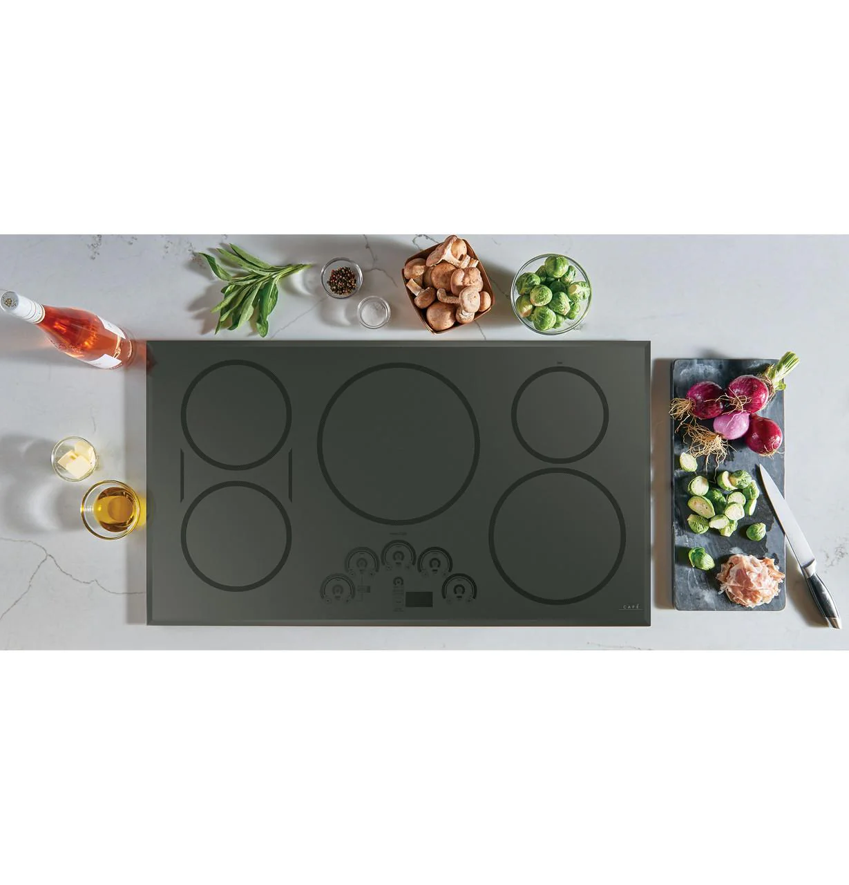 Caf(eback)™ 36" Smart Touch-Control Induction Cooktop - Image 4